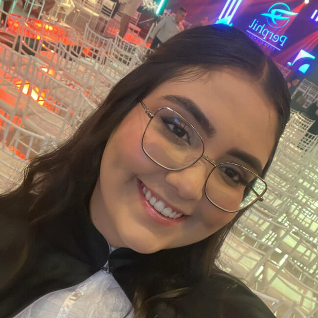 Babá em Palhoça: Renata