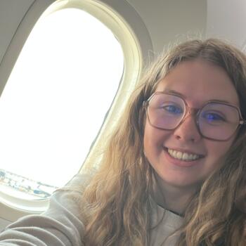 Babysitter in Quincieux: Clara