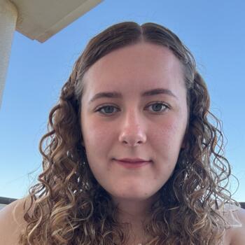 Babysitter in Bury St Edmunds: Paige