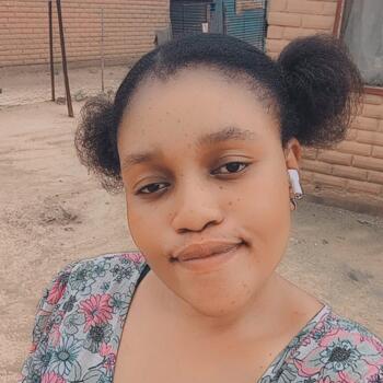 Babysitter in Kimberley: TUMELO