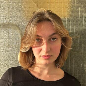 Babysitter in Paris: Louise