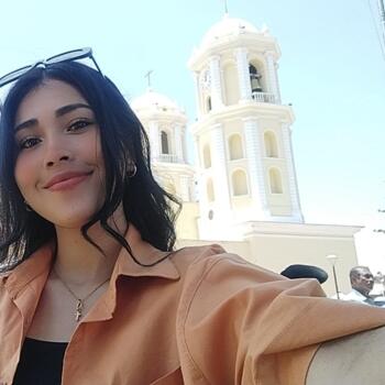 Babysitter in Piura: Karla