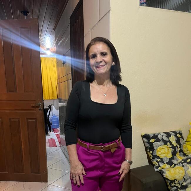 Babysitter in Macaé: Jô