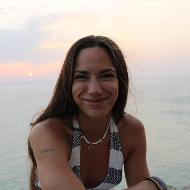 Babysitter in San Fernando: Crisitna