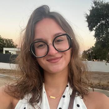 Babysitter in Saint-Pont: Fanny