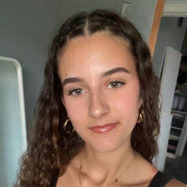 Babysitter in Dijon: Anais