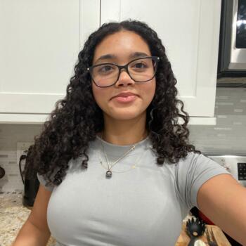 Babysitter in Lake Worth Corridor: Ana