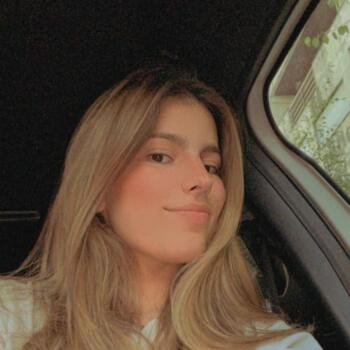 Babysitter in Prazins: Lara