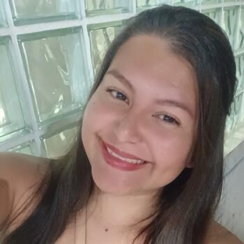 Babá em Brasília: Eveli