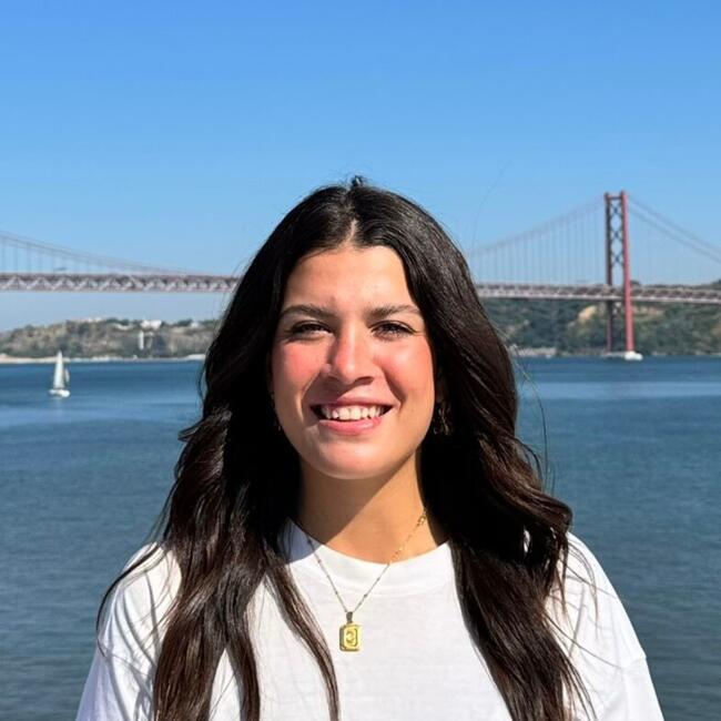 Babysitter in Almada: Carolina