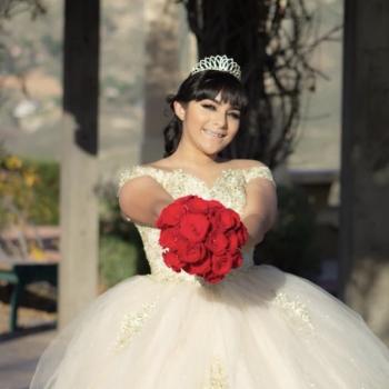 Babysitter Moreno Valley: Alyna