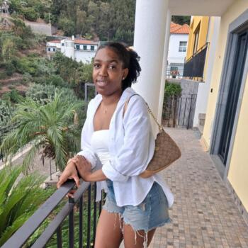 Trabalho de babysitting em Funchal: Trabalho de babysitting Deina