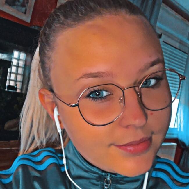 Babysitter in Fresney-le-Vieux: Eloïse
