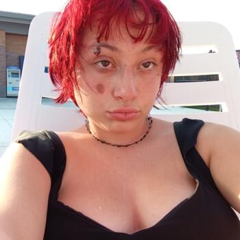 Babysitter in Lawton: Ariel