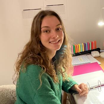 Babysitter in La Riche: Apolline
