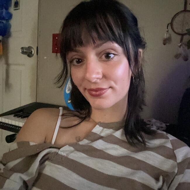 Babysitter in Anaheim: Ashlee