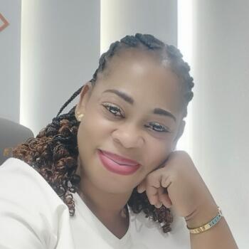 Babysitter Dubai: Mojisola Adeyemi