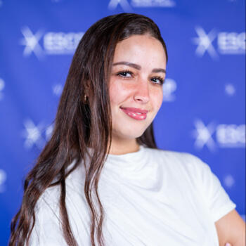 Babysitter in Puteaux: Nouhaila