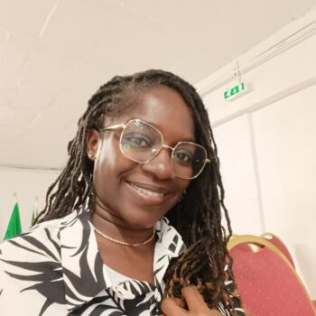 Babysitter in Cergy: Akho Emma
