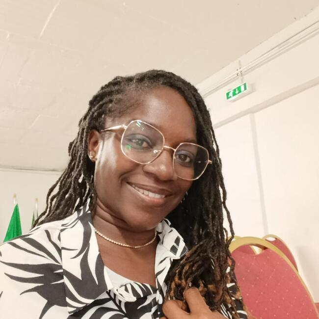 Babysitter in Cergy: Akho Emma