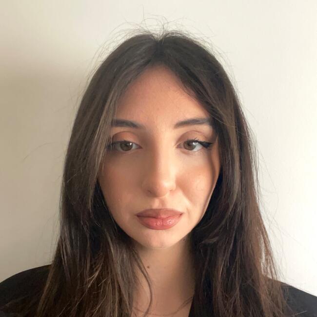 Babysitter in Paris: Alessia