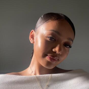 Babysitter Auckland: Nia