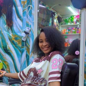 جليسة أطفال دبي: Flavia