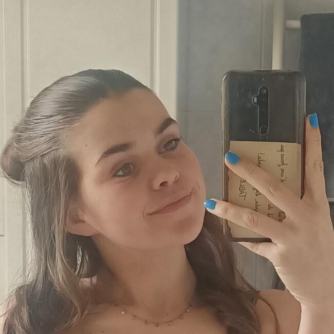 Babysitter in Gorges: Zoé