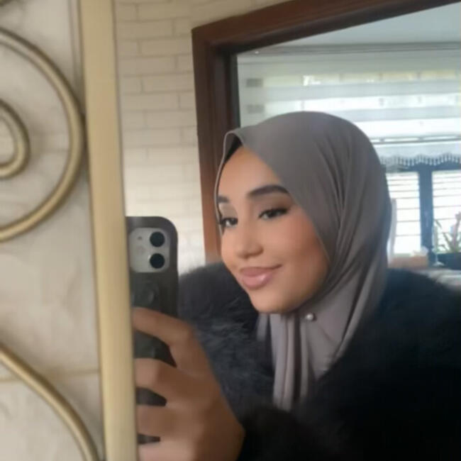 Babysitter in Sint-Agatha-Berchem: Malak