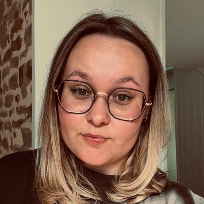 Babysitter in Torigny-les-Villes: Léa