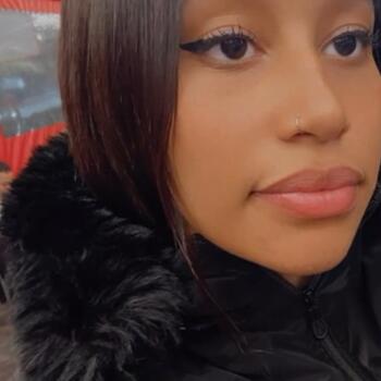 Babysitter Maringá: Lara