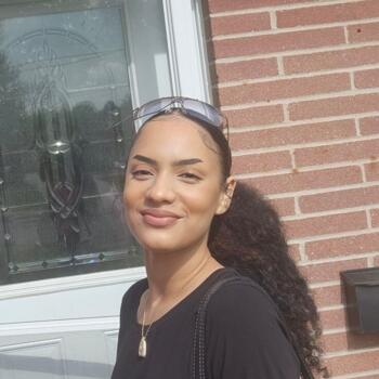 Baby-sitter in London: Amira