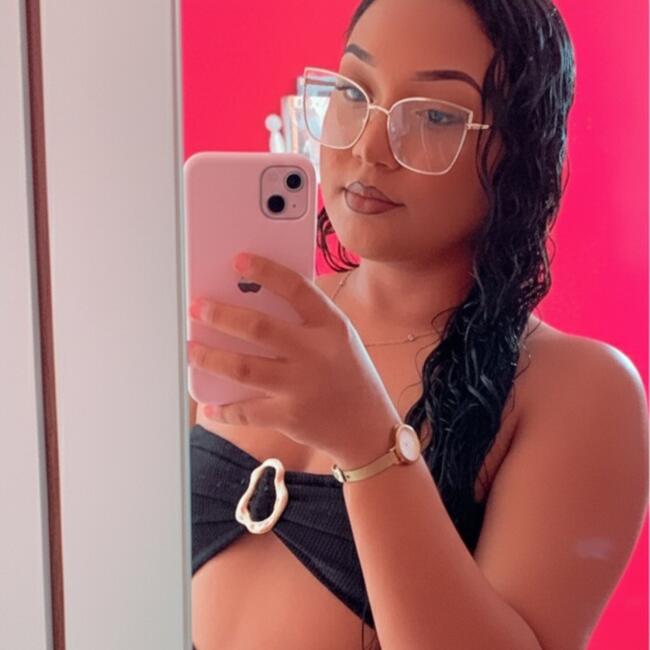 Babysitter in Paço do Lumiar: Jullya