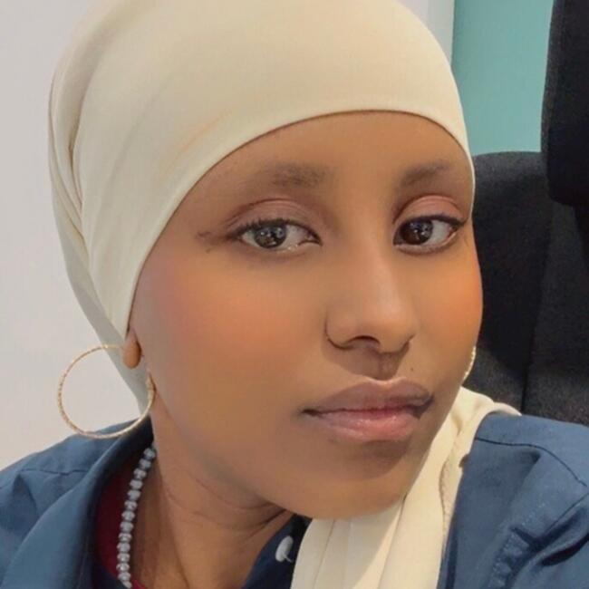 Babysitter in Paris: Rachida