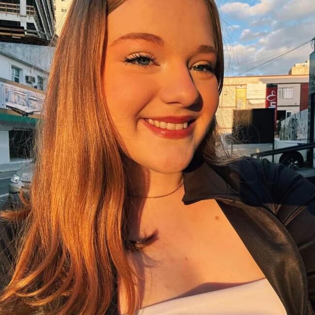 Babysitter in Florianópolis: Angelina