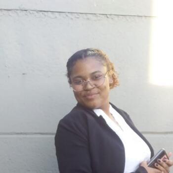 Babysitter Cape Town: Elizabeth