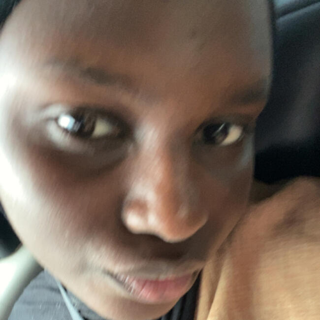 Babysitter in Fontaines-sur-Saône: Awa