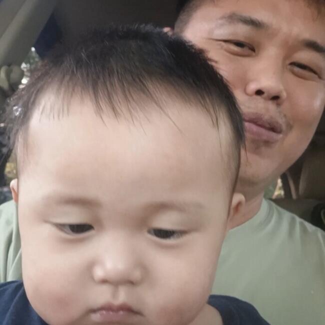 Babysitting job in Surabaya: Thedy