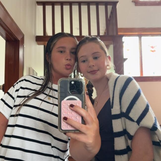 Babysitter in Dunedin: Olivia