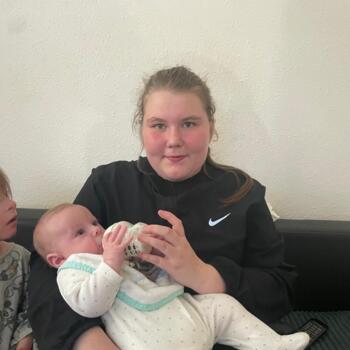 Babysitter Saint-Nazaire: Ines