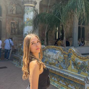 Babysitter Rome: Maia