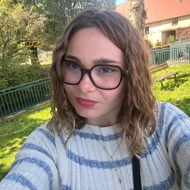 Babysitter in Lons-le-Saunier: Fanny