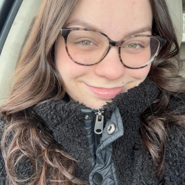 Babysitter in Saint-David-de-Falardeau: Kassandra