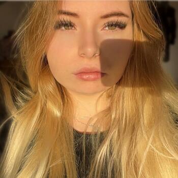 Bonă în Popeşti-Leordeni: Roberta