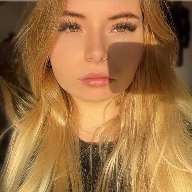 Bonă în Popeşti-Leordeni: Roberta