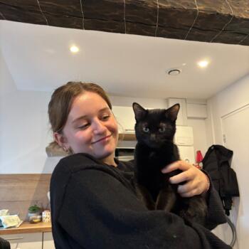 Babysitter in Paris: Juliette