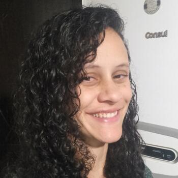 Babysitter São José dos Pinhais: Daian
