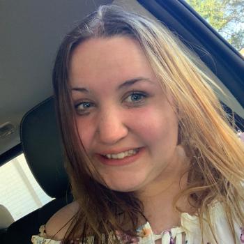 Babysitter in Manhattan (Illinois): Mia