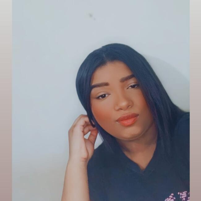 Babysitter in Guariba: Sarah