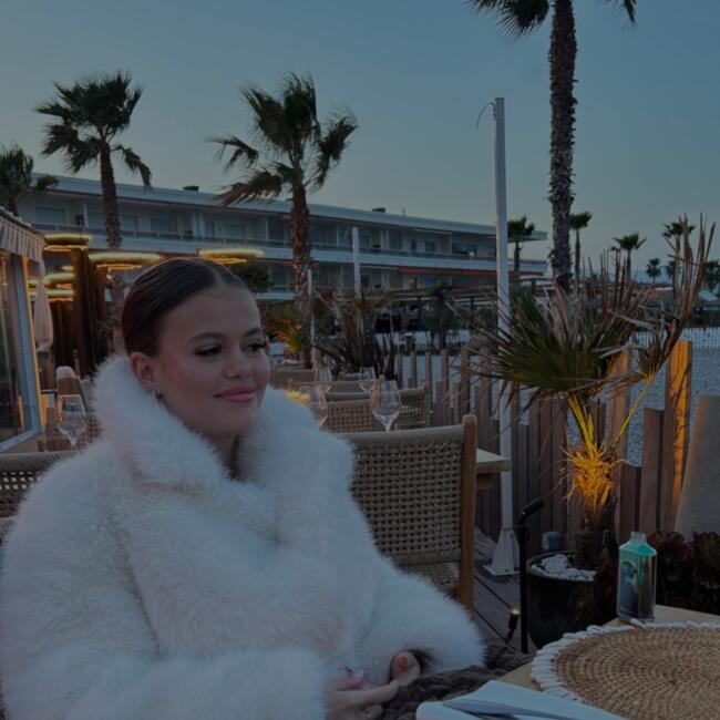 Babysitter in Villeneuve-Loubet: Angelique